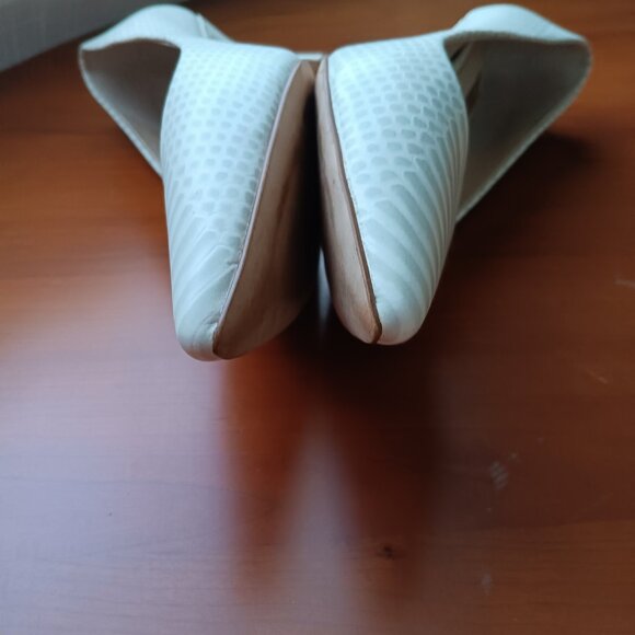 Women's Grey & Bone Snake Embossed Point Toe Pumps - Picture 7 of 13